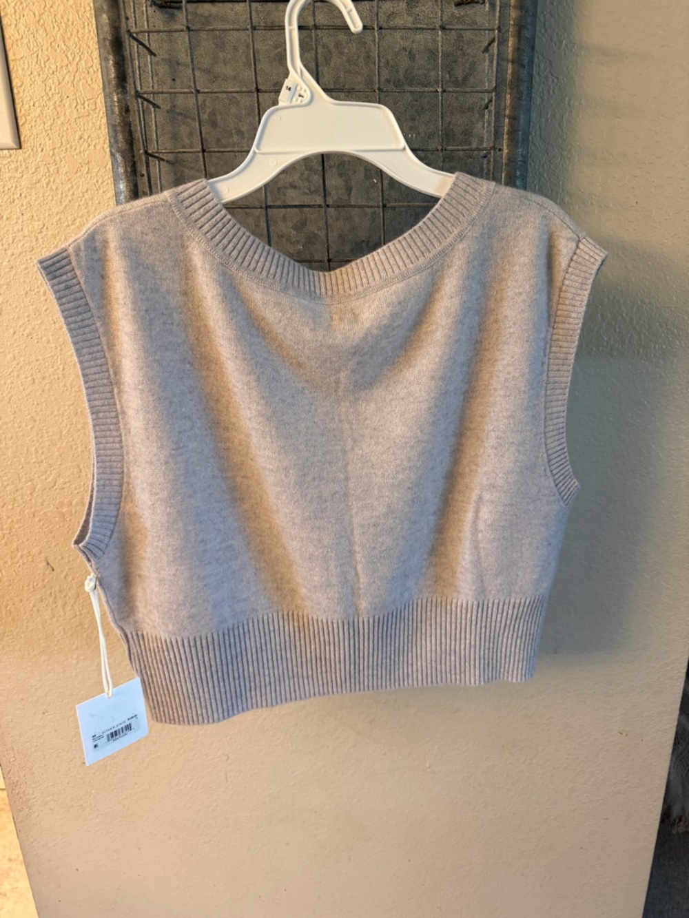 Altar'd State Heather Grey Cropped Knit Vest 100% Cashmere - Picture 3 of 6